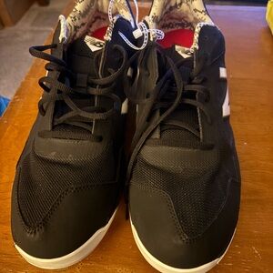 New Balance Black and White Men's Sneakers/Cleats